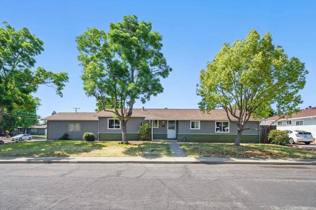 Concord, CA 94521,1693 Greentree DR