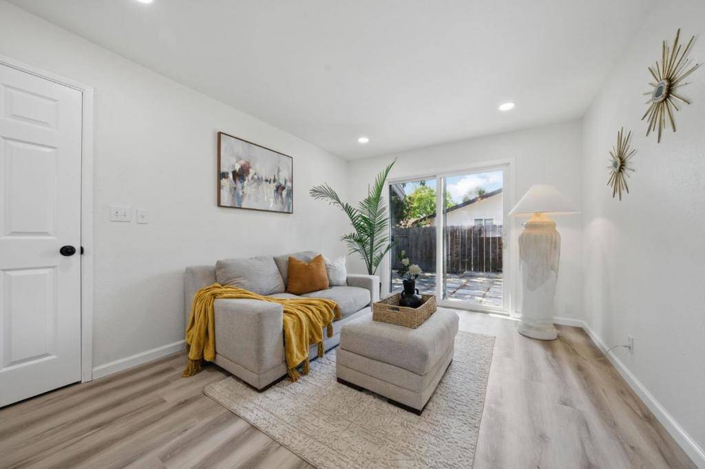 Concord, CA 94521,1693 Greentree DR