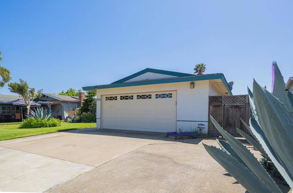 Salinas, CA 93906,658 Los Coches AVE