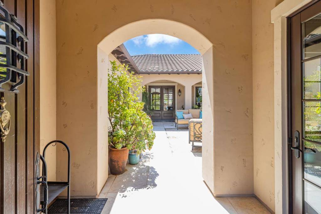 Hayward, CA 94542,7 Stonebrae RD