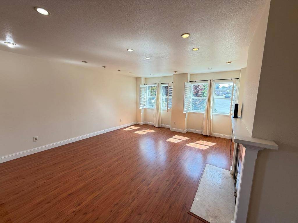 Marina, CA 93933,336 Morse CT
