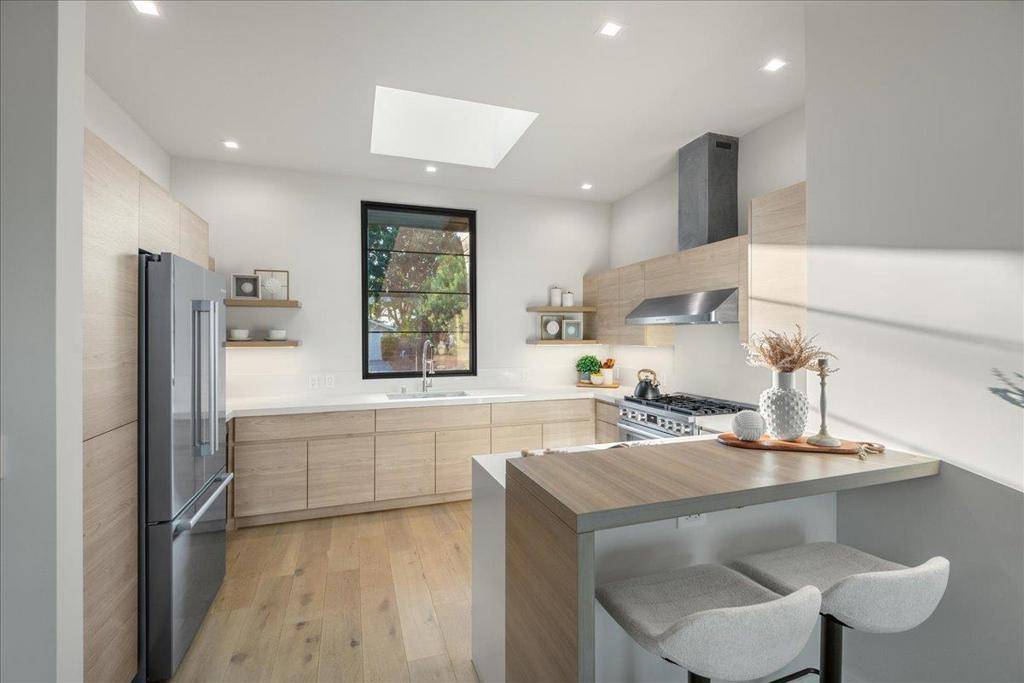 Los Altos, CA 94024,1627 Shirley AVE