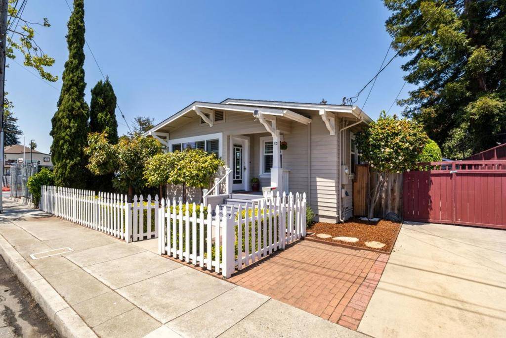 Santa Cruz, CA 95060,113 Washburn AVE
