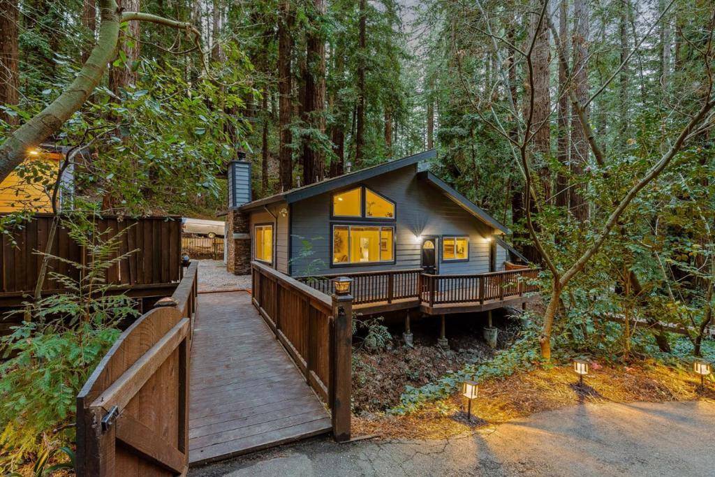 Los Gatos, CA 95033,18460 Circle DR
