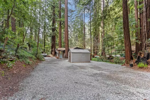 Los Gatos, CA 95033,18460 Circle DR