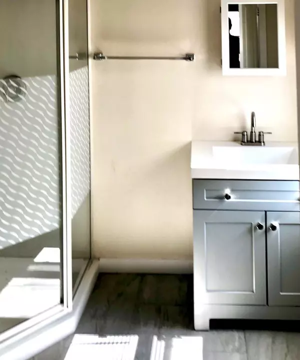 Santa Cruz, CA 95060,122 Fern ST