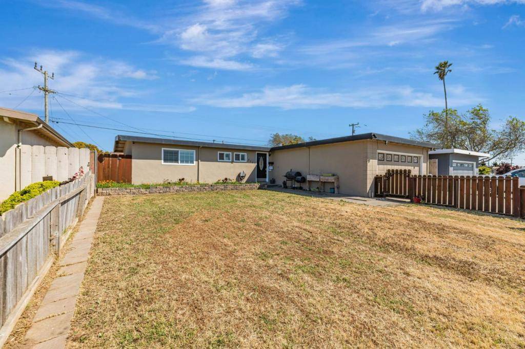 Salinas, CA 93906,317 Navajo DR
