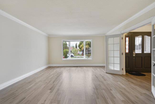 Gilroy, CA 95020,890 Greenwich DR