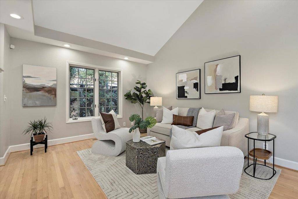 Saratoga, CA 95070,20578 3rd ST