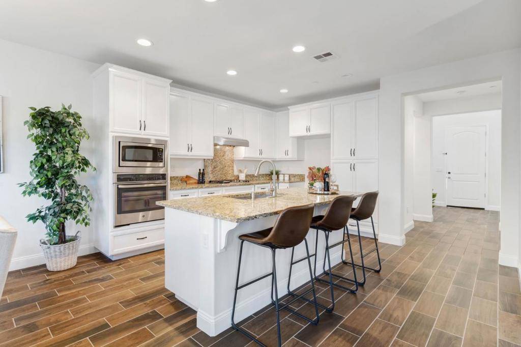 Gilroy, CA 95020,51 Angra WAY