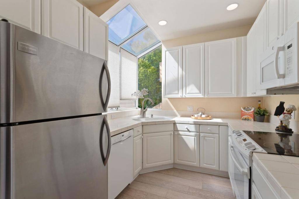 Palo Alto, CA 94306,2573 Park BLVD #U204