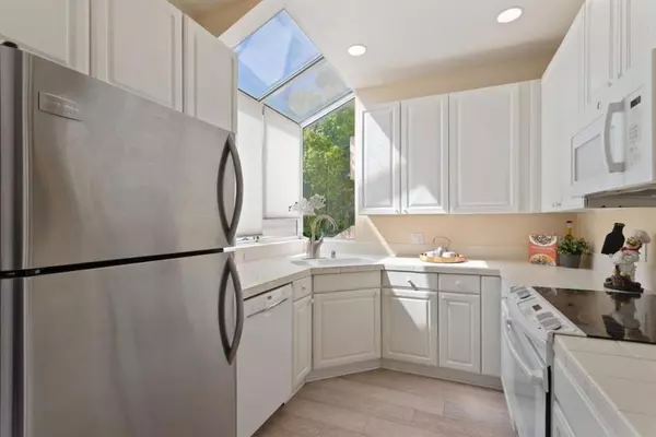Palo Alto, CA 94306,2573 Park BLVD #U204