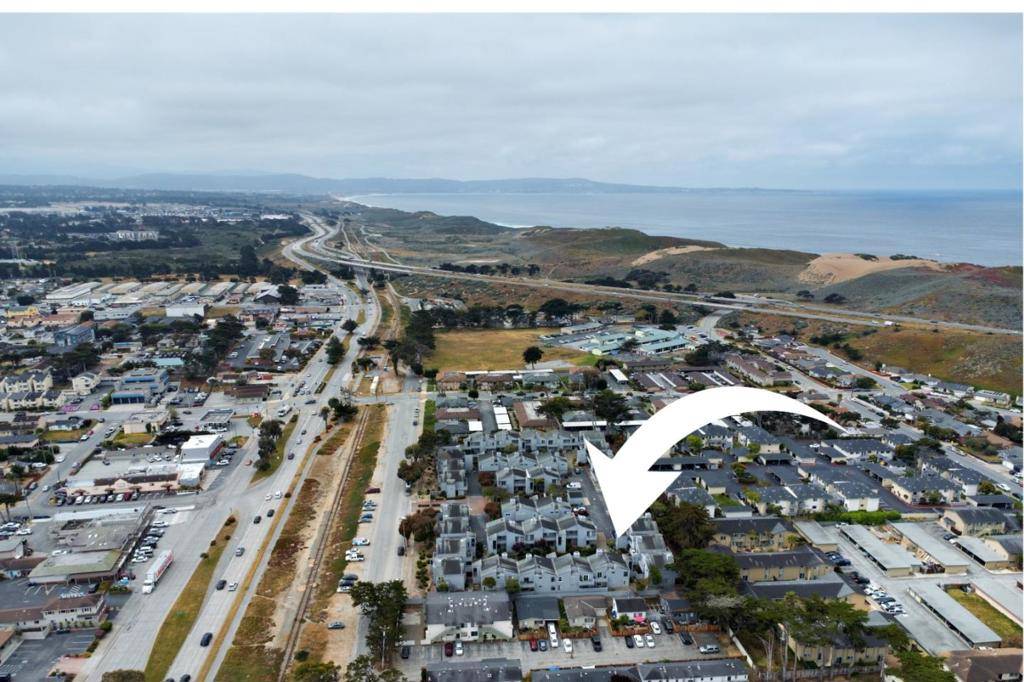 Marina, CA 93933,3095 Marina DR #30