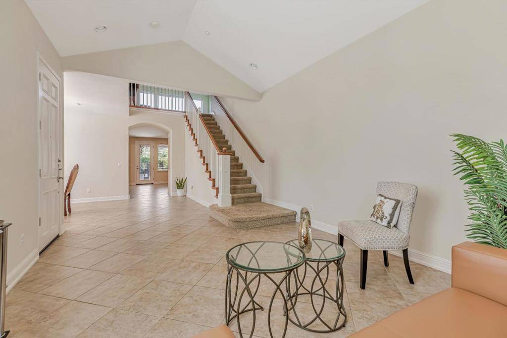 Gilroy, CA 95020,5871 Masoni Place