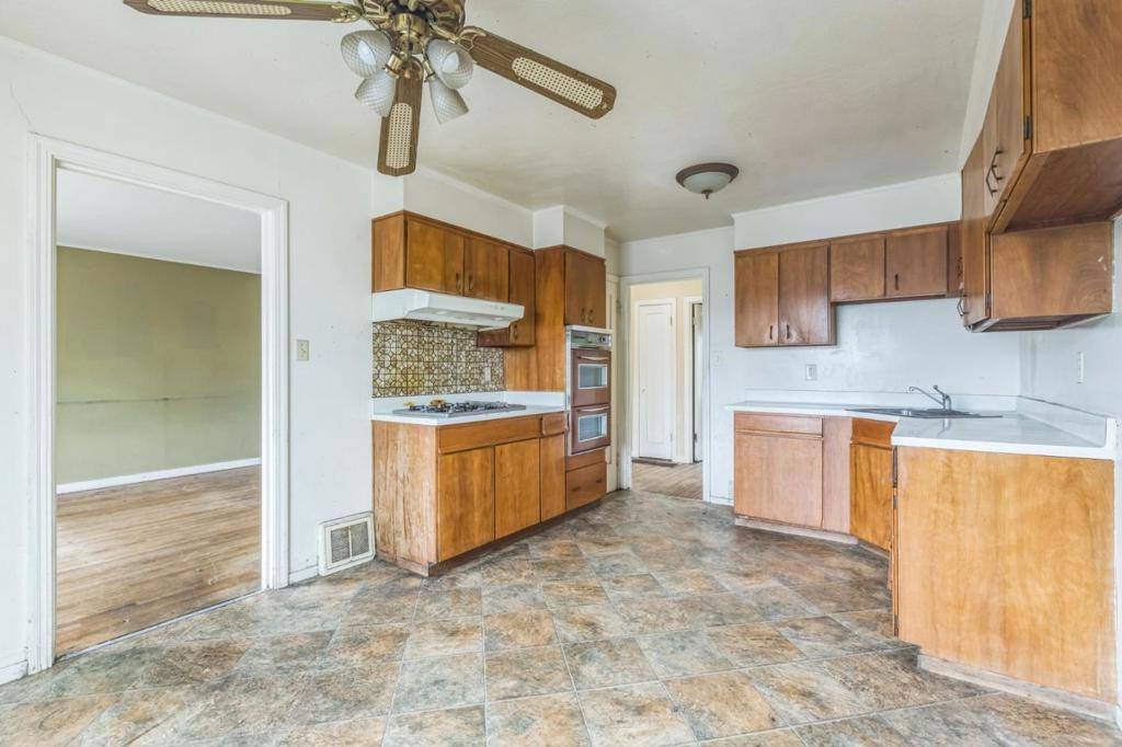 South San Francisco, CA 94080,233 Village WAY