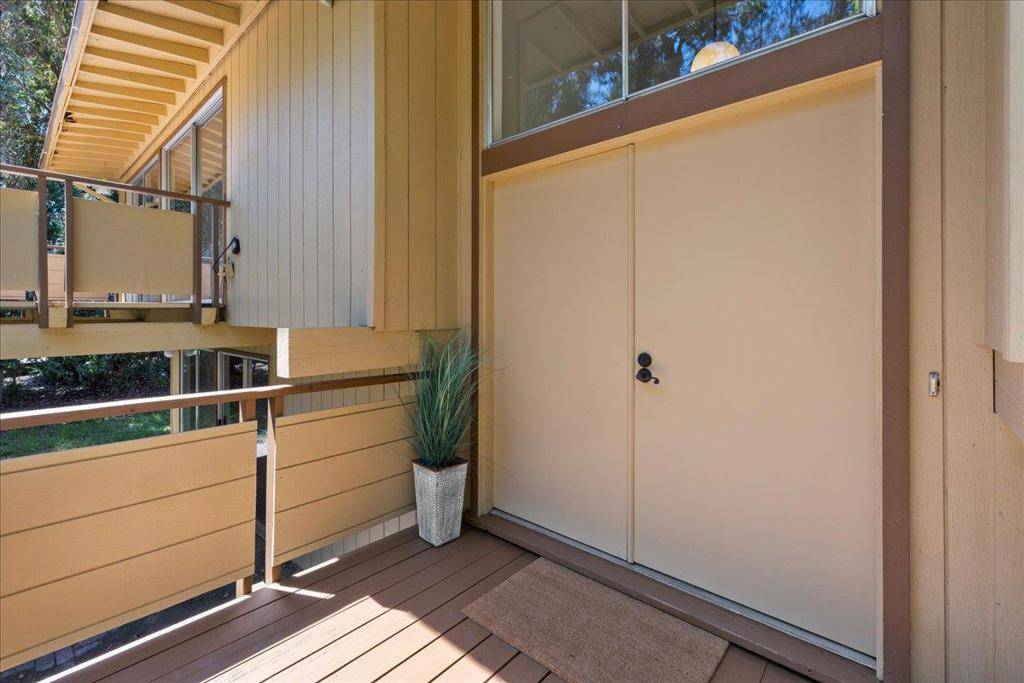 Los Altos Hills, CA 94022,26388 Ginny LN