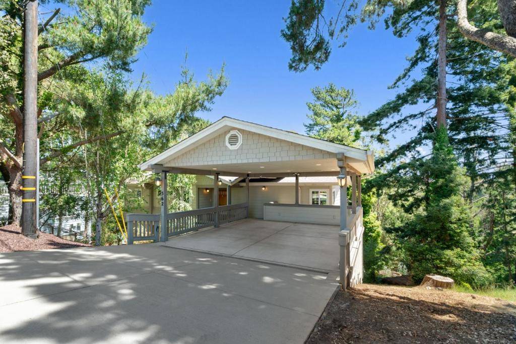 Aptos, CA 95003,562 Cuesta DR