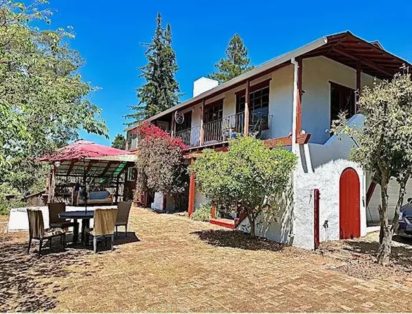 Oakland, CA 94611,1881 Drake DR