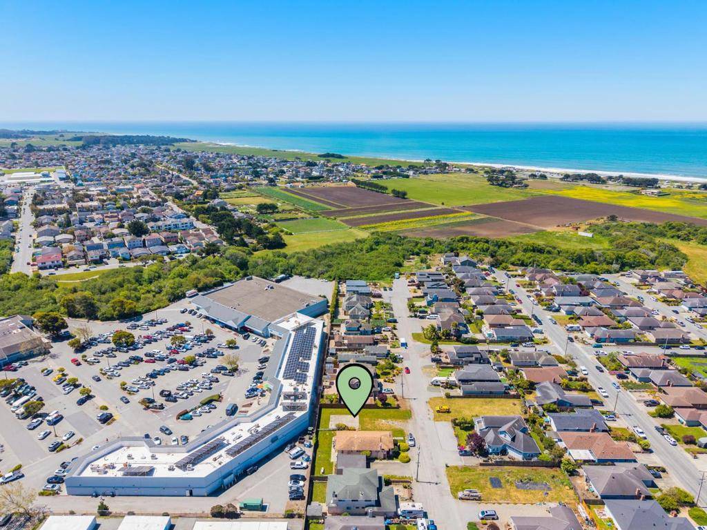 Half Moon Bay, CA 94019,411 Belleville
