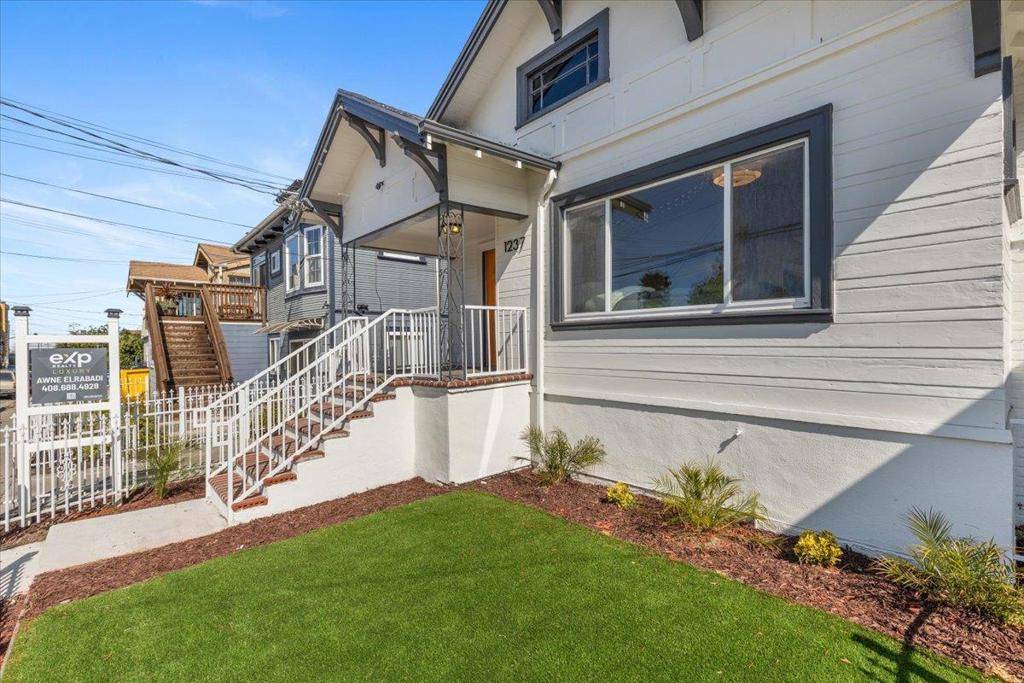 Berkeley, CA 94702,1237 Ashby AVE