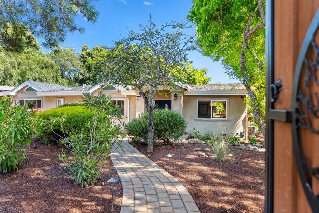 Carmel Valley, CA 93924,75 Poppy RD