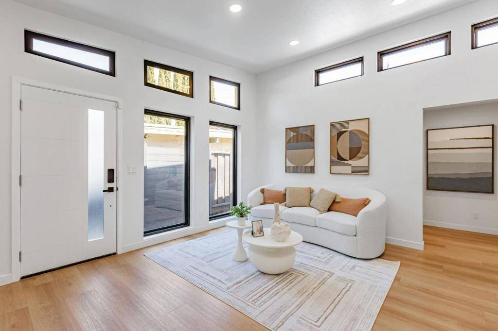 271 Woodhams RD, Santa Clara, CA 95051