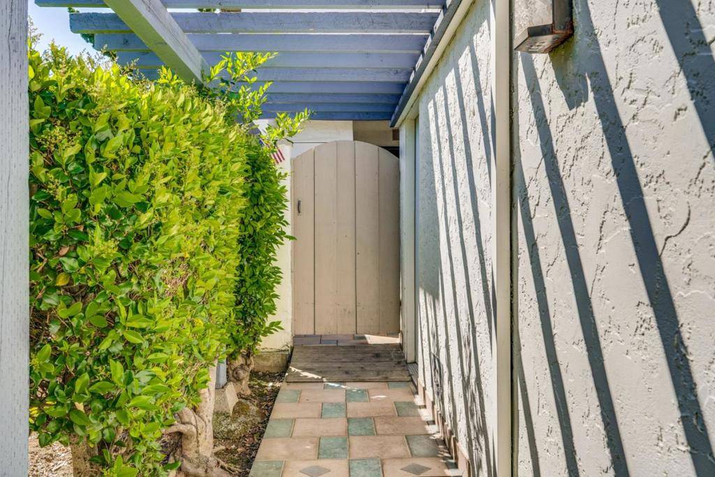 Cupertino, CA 95014,10465 Mary AVE