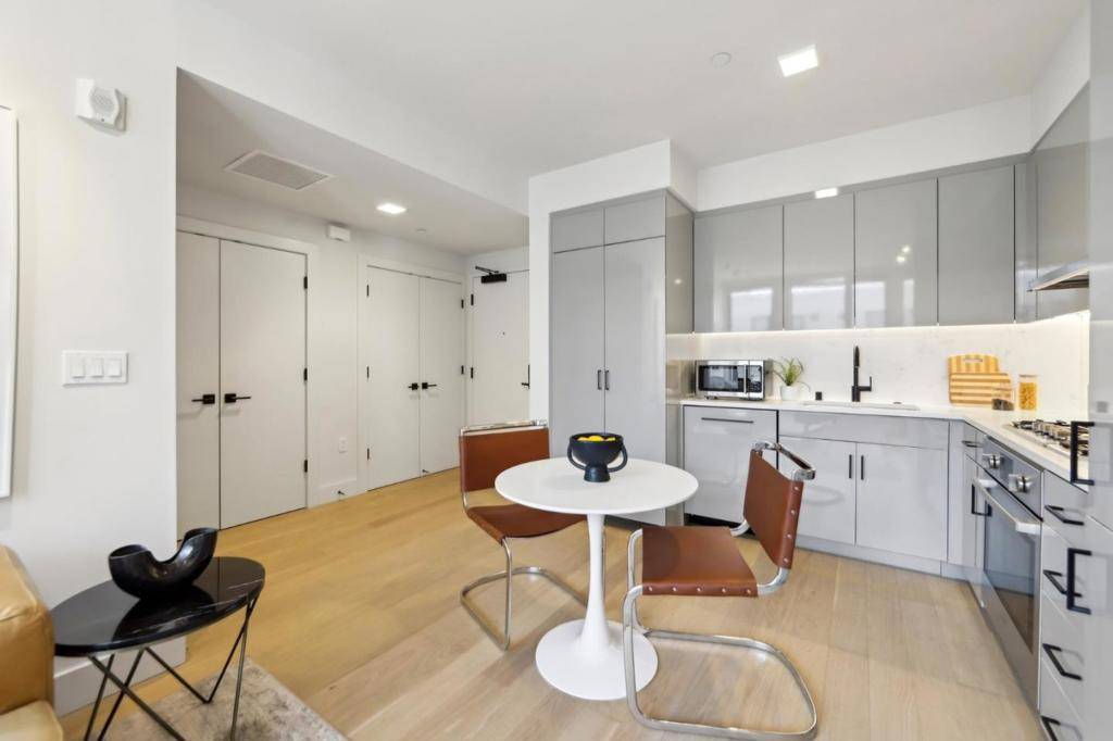 San Francisco, CA 94107,901 Tennessee ST #404