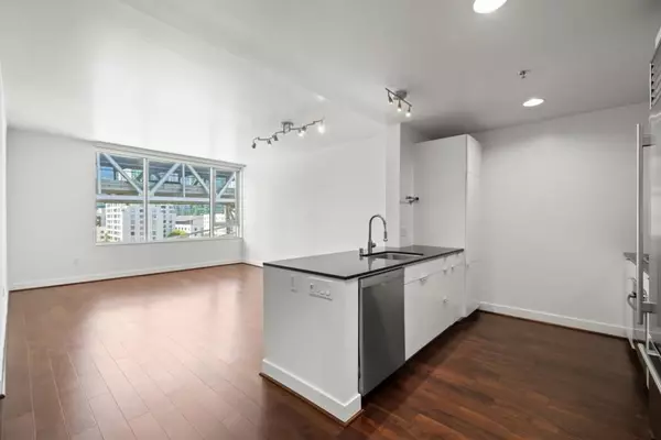 San Francisco, CA 94105,501 Beale ST #10E