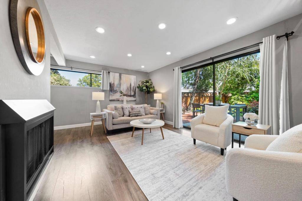 Mountain View, CA 94043,2518 W Middlefield RD
