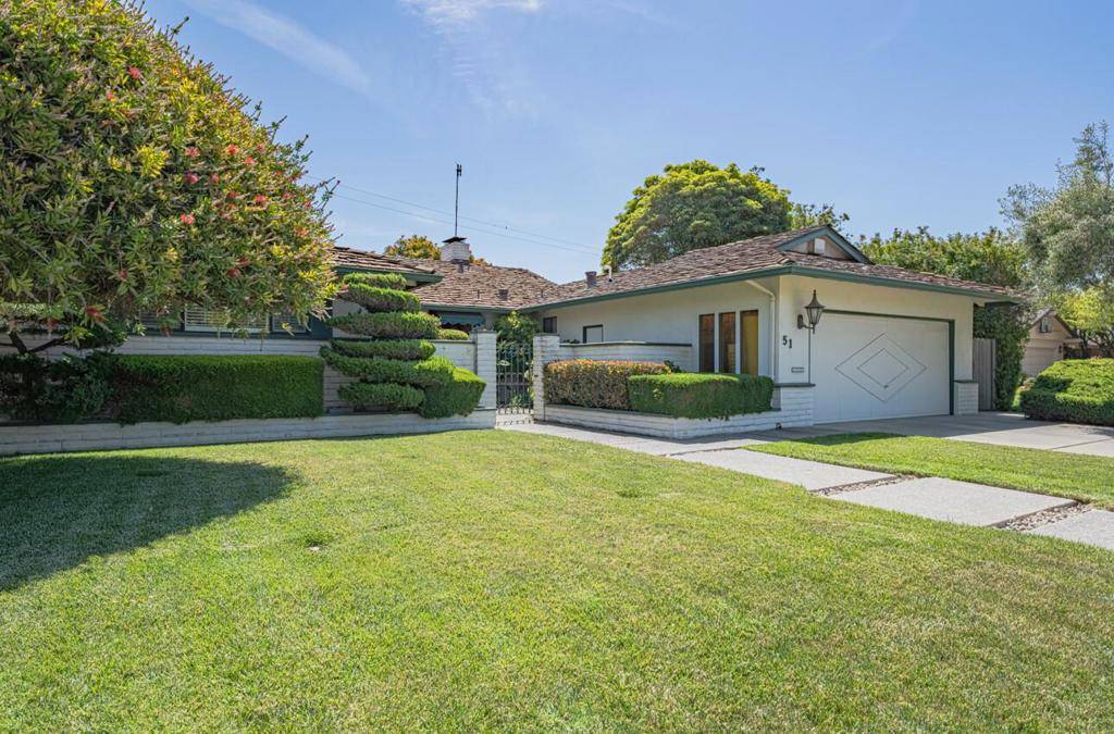 51 La Mirada CT, Salinas, CA 93901