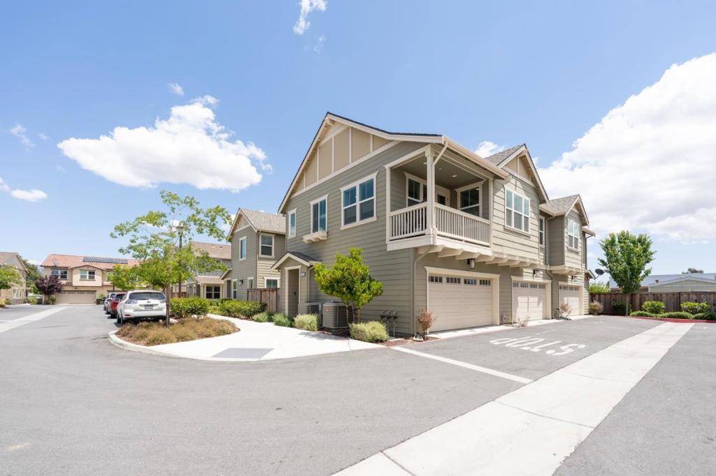 130 Banano LN, Morgan Hill, CA 95037
