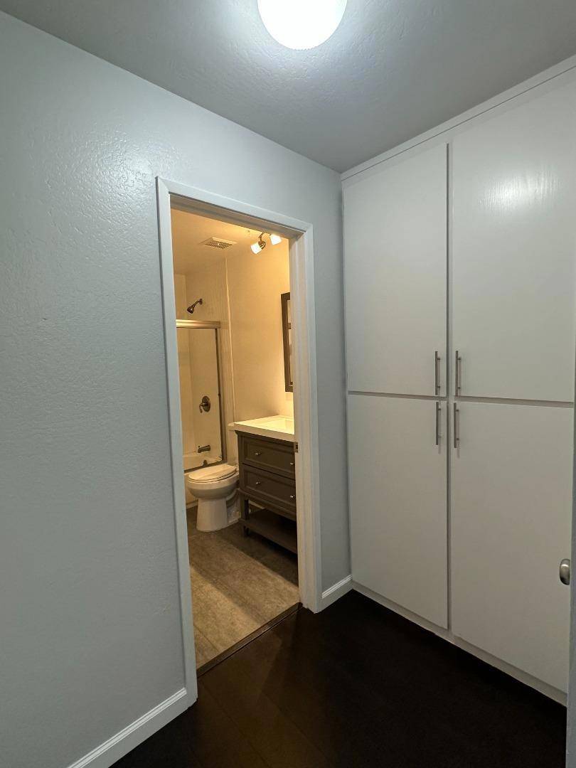 Redwood City, CA 94063,201 Standish ST #3