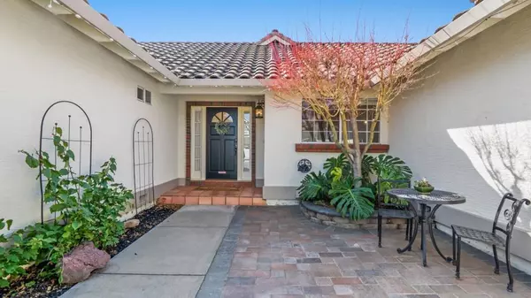 Hollister, CA 95023,381 Tina DR