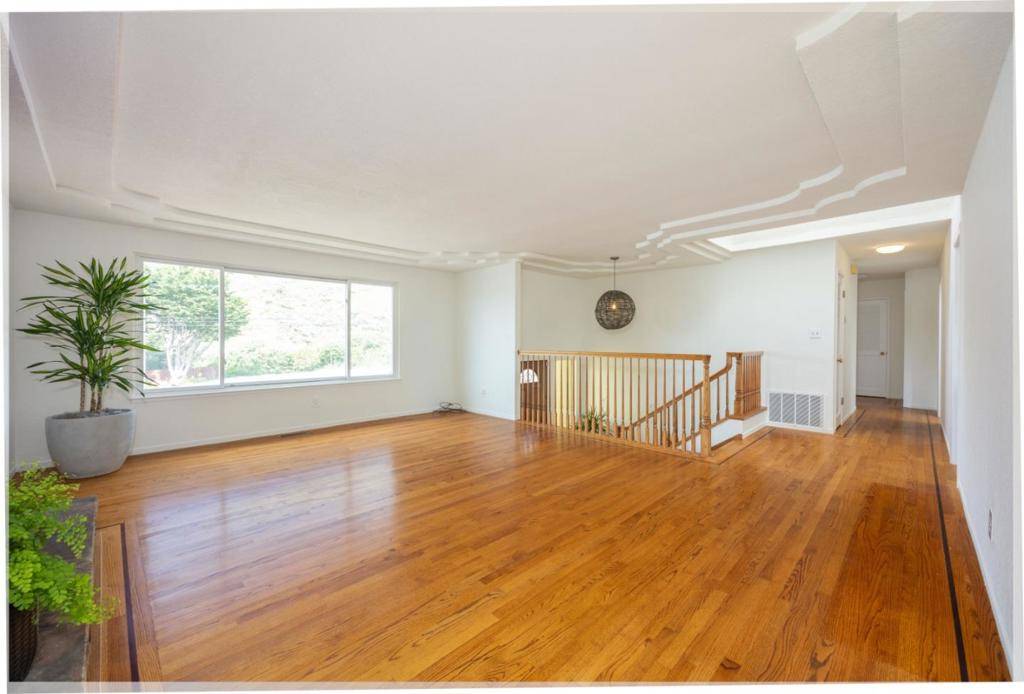 Pacifica, CA 94044,511 Buel AVE