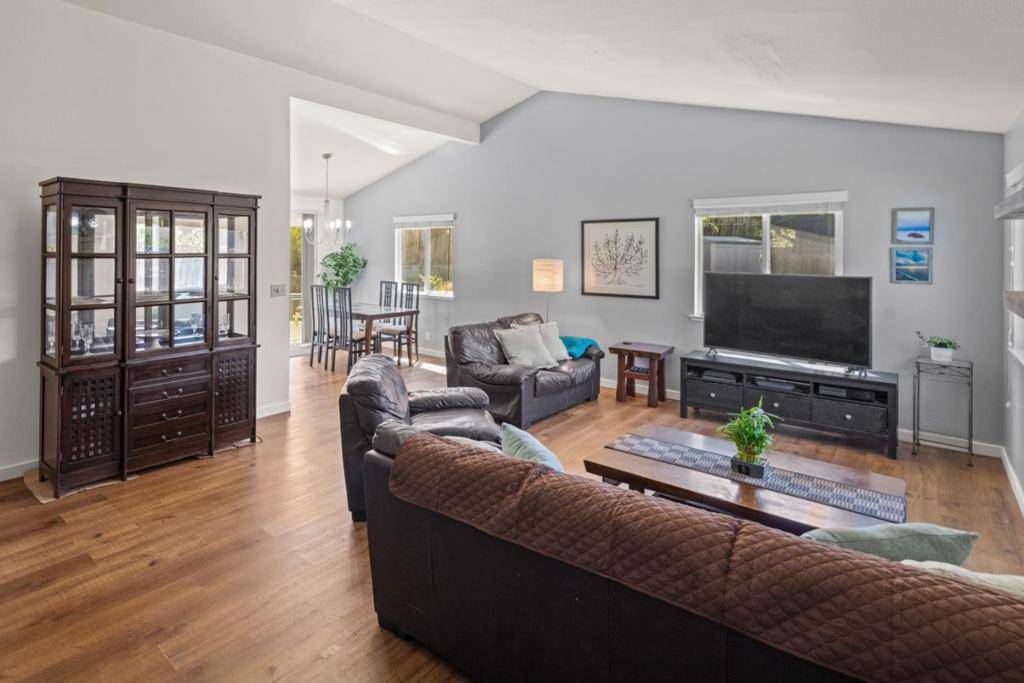 Marina, CA 93933,3022 Westwood CT