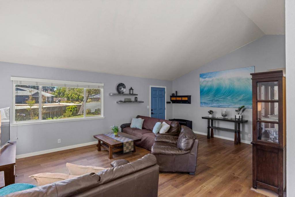 Marina, CA 93933,3022 Westwood CT