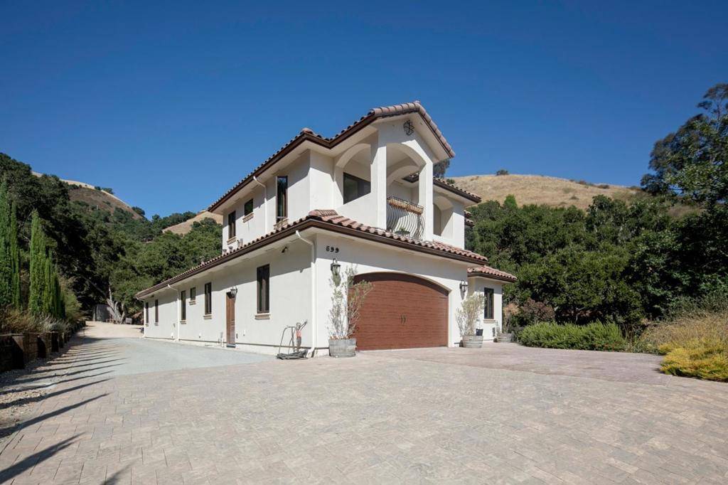 Carmel Valley, CA 93924,599 Country Club Heights DR