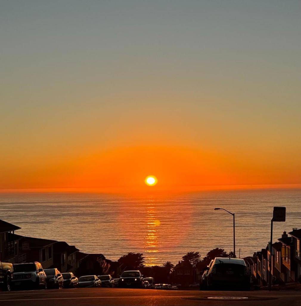 Daly City, CA 94015,1121 Skyline DR