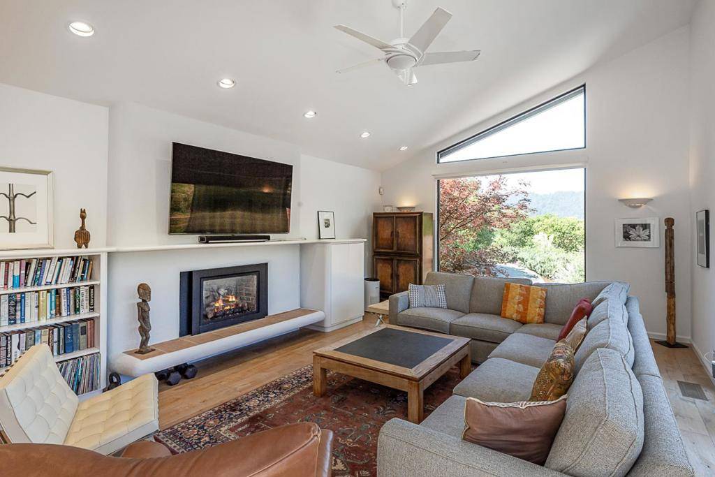 Portola Valley, CA 94028,300 Cervantes RD