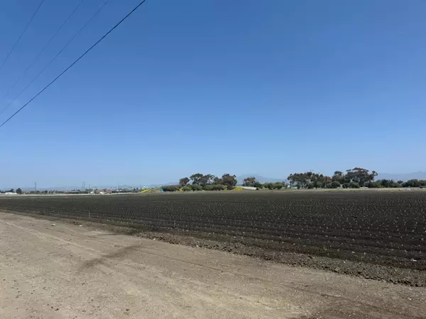 Salinas, CA 93907,1202 Castroville RD