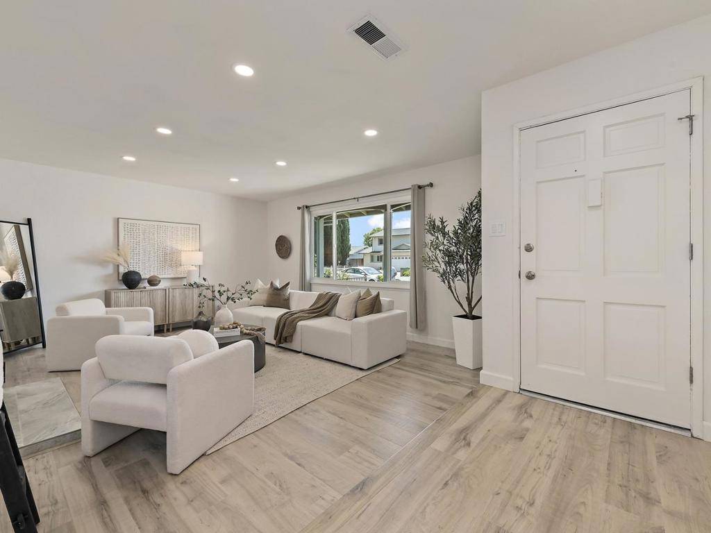San Jose, CA 95132,2106 Treewood LN