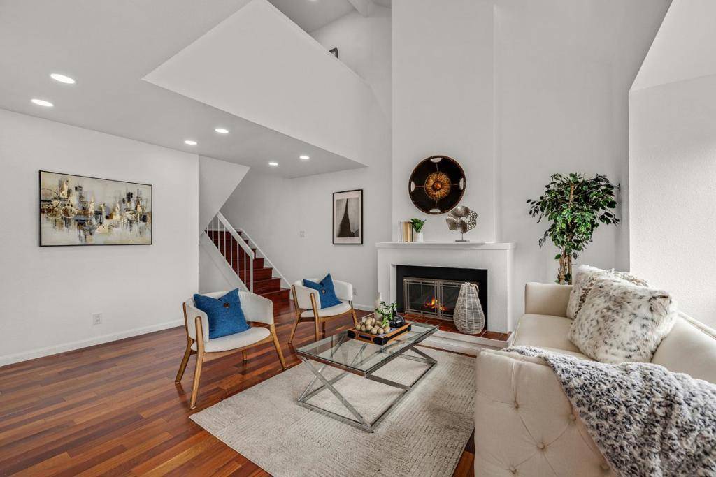 Daly City, CA 94015,318 Innisfree DR