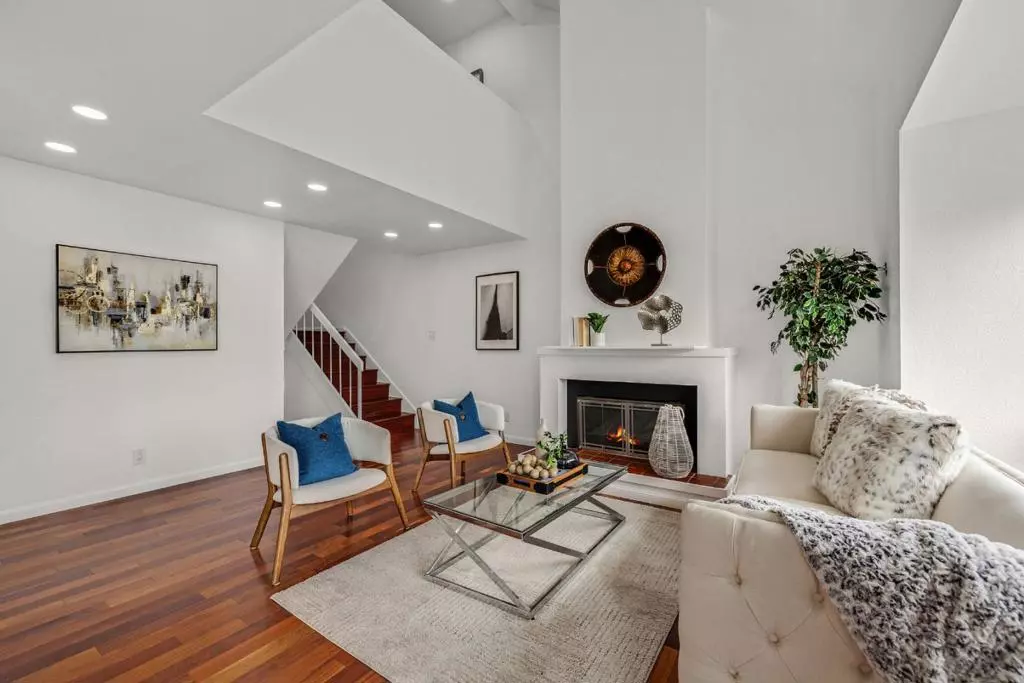 Daly City, CA 94015,318 Innisfree DR