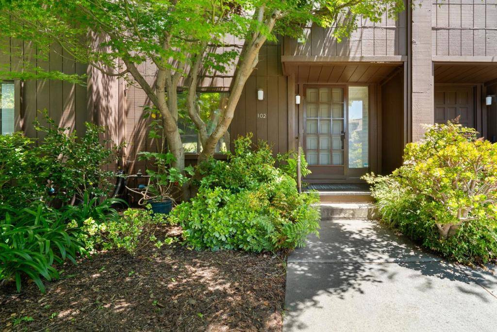 Santa Cruz, CA 95060,102 Tree Frog LN