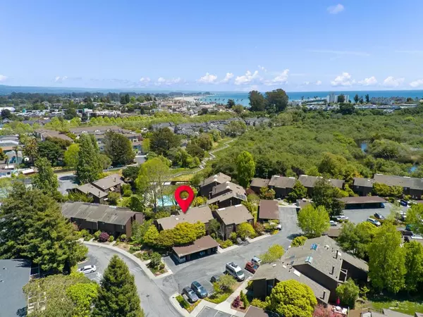 Santa Cruz, CA 95060,102 Tree Frog LN