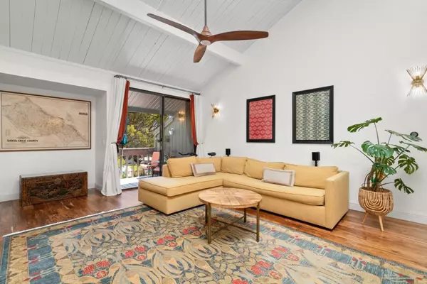 Santa Cruz, CA 95060,102 Tree Frog LN