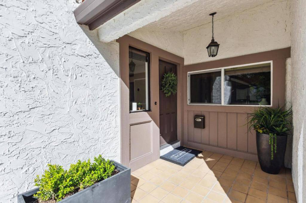 Los Gatos, CA 95032,102 Calle Nivel