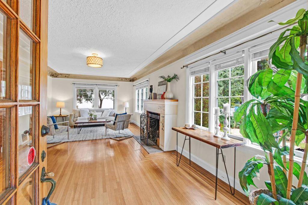 Menlo Park, CA 94025,329 Pope ST