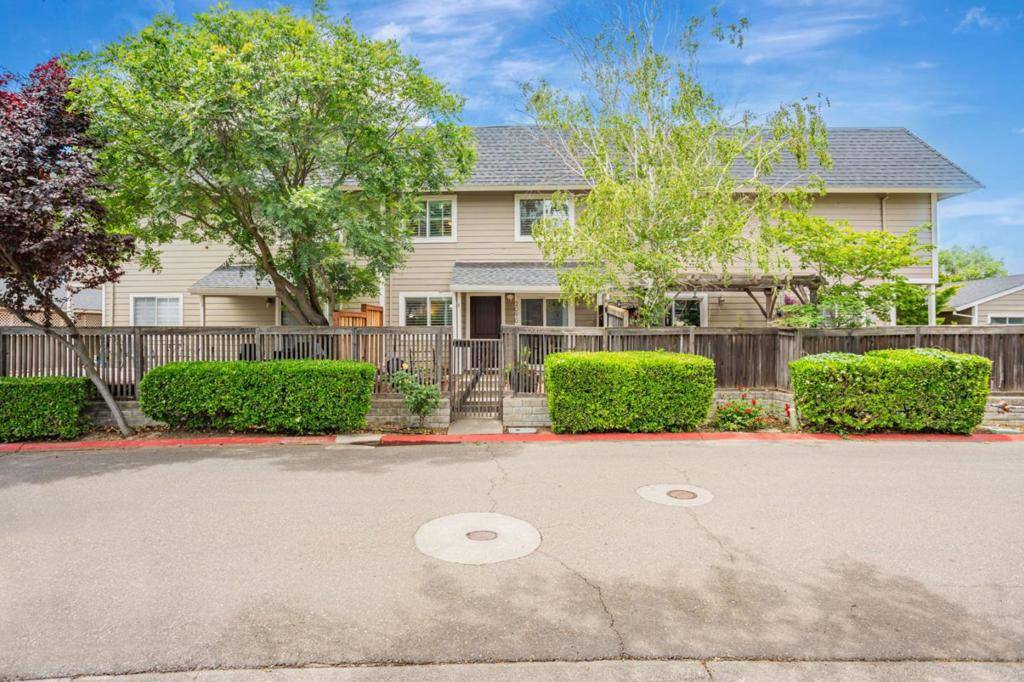3090 Woods CIR, Davis, CA 95616